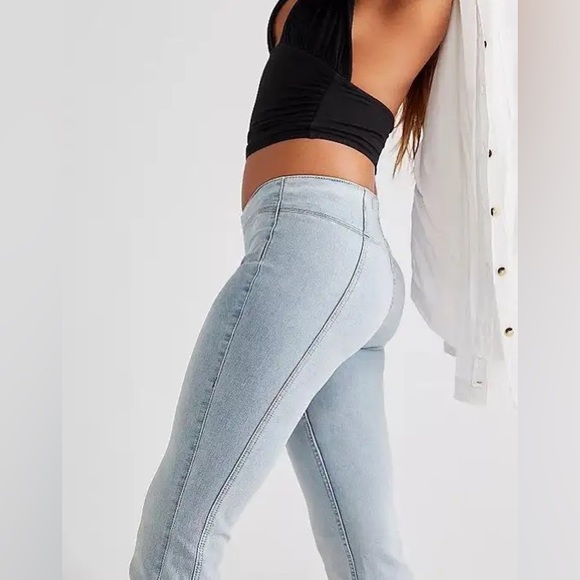 Free People Jett Low Rise flare jeans . NWT . - Picture 4 of 7
